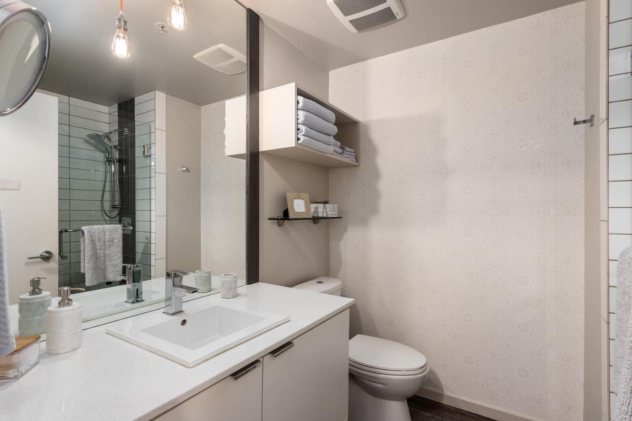 Corner Nest - Luxury Brand New Top Floor 2Bedroom Condo Kelowna Eksteriør bilde