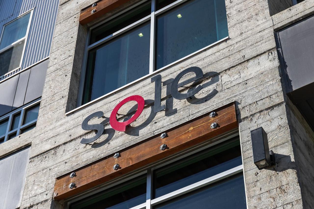 Corner Nest - Luxury Brand New Top Floor 2Bedroom Condo Kelowna Eksteriør bilde